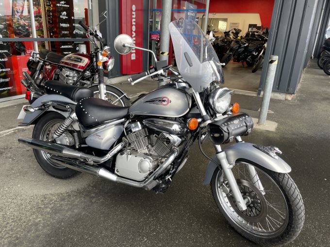 SUZUKI INTRUDER 125 4