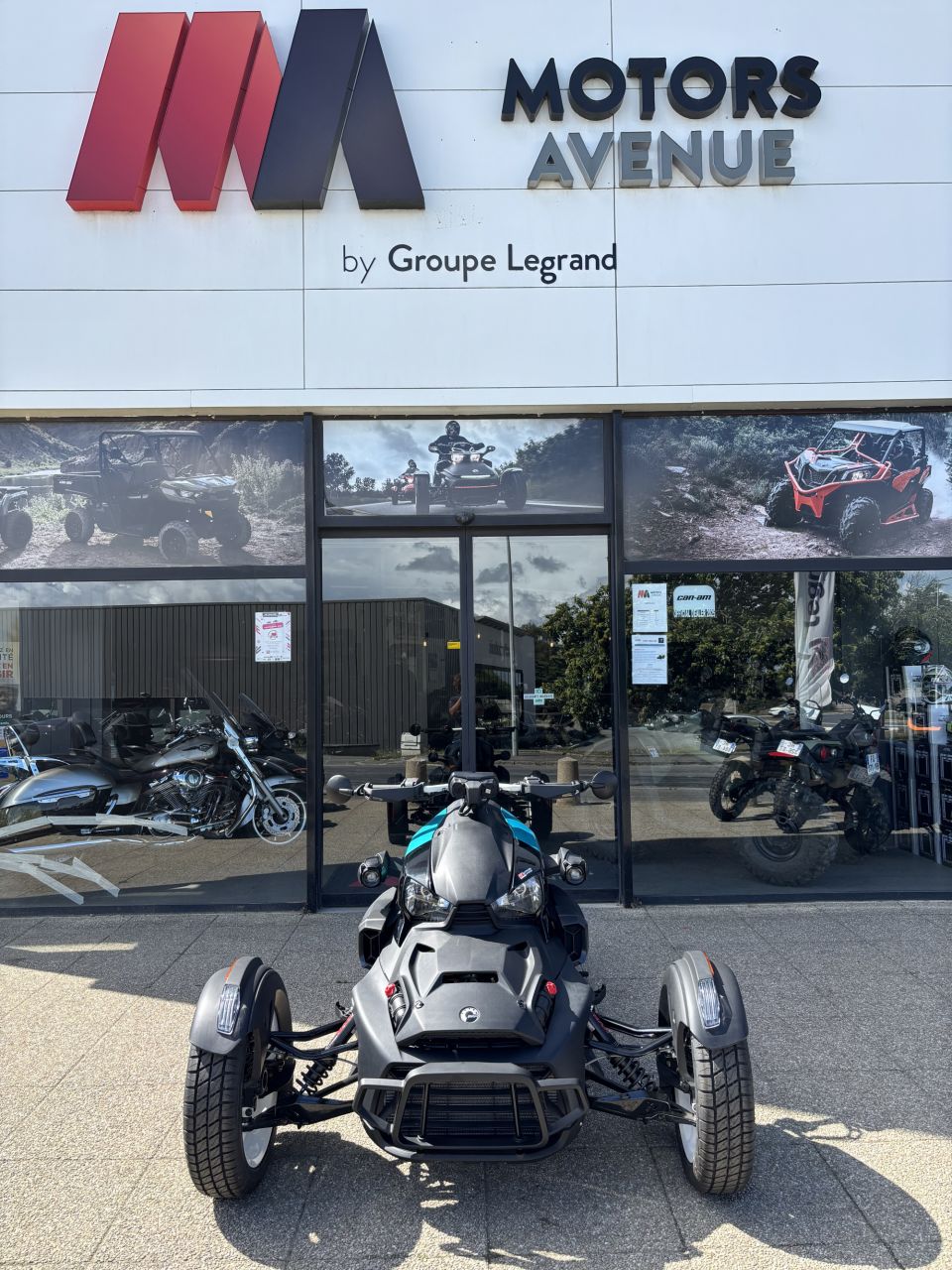 CAN-AM SPYDER 4