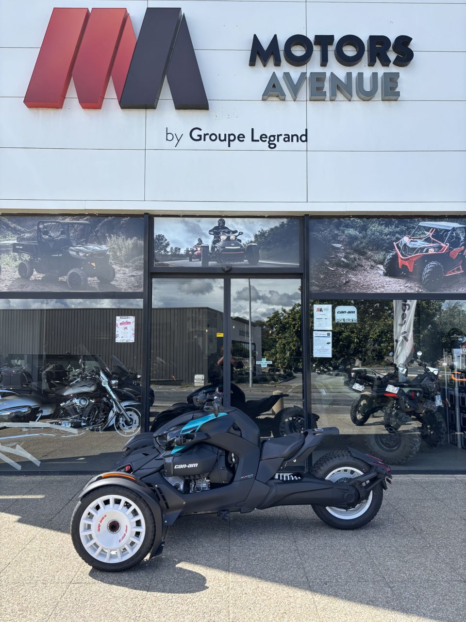 CAN-AM SPYDER 4