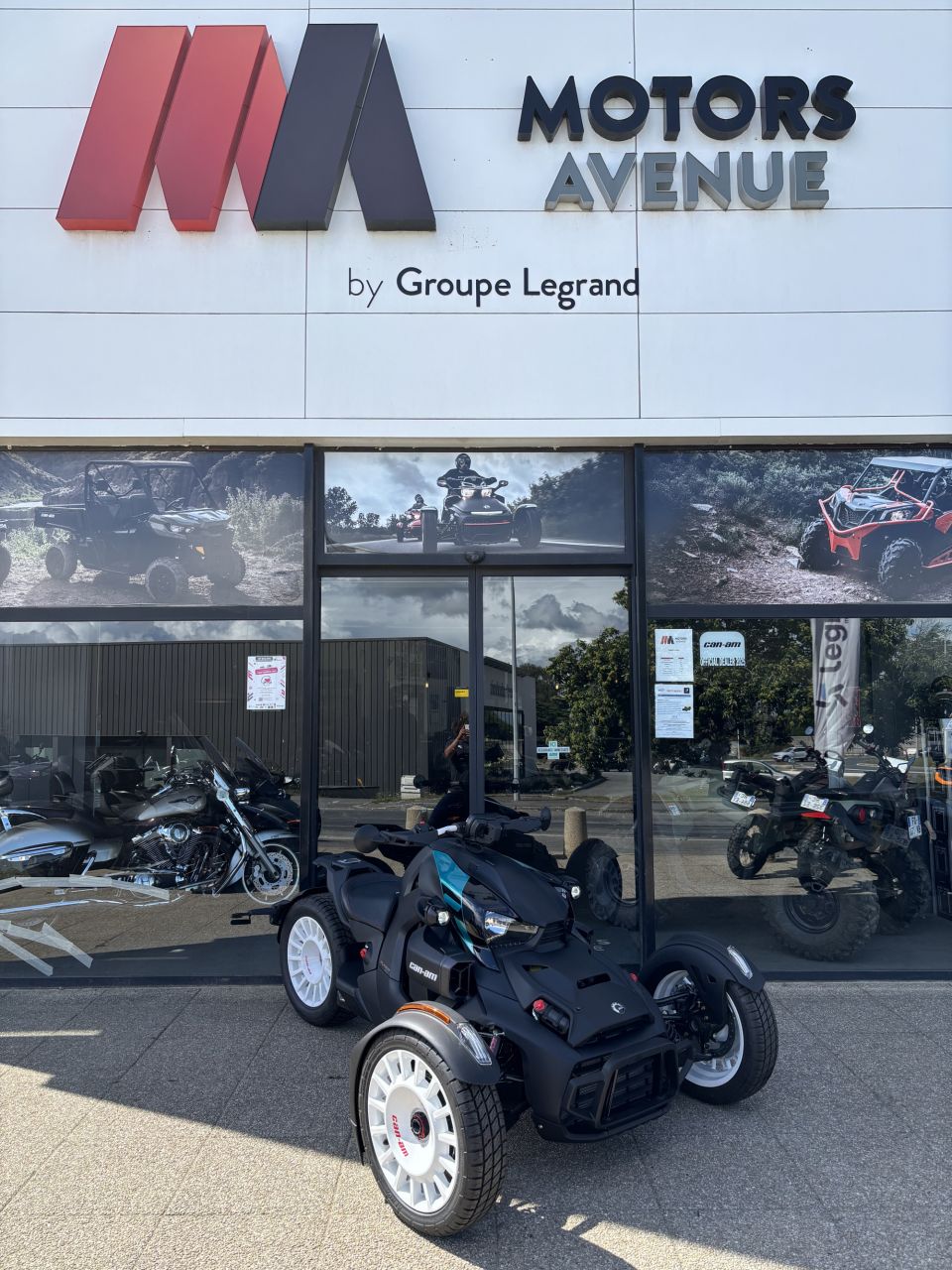 CAN-AM SPYDER 4
