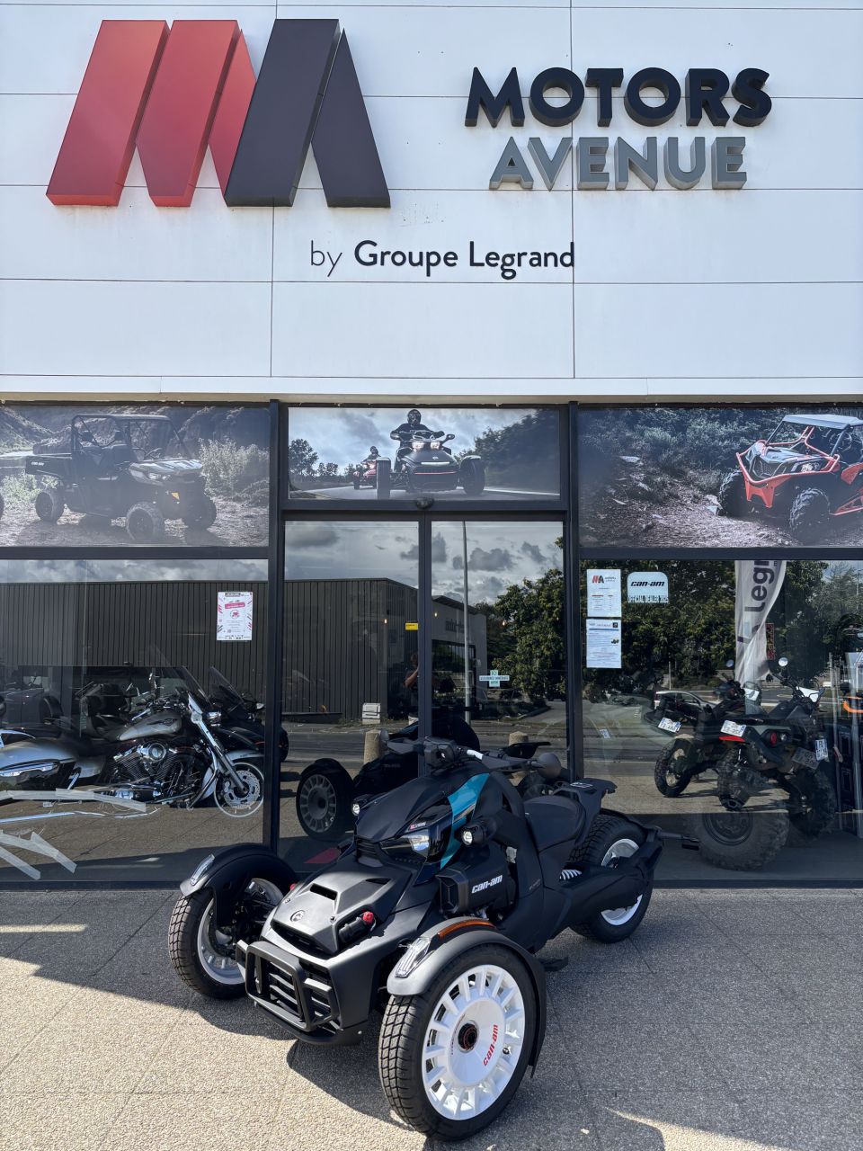 CAN-AM SPYDER 4