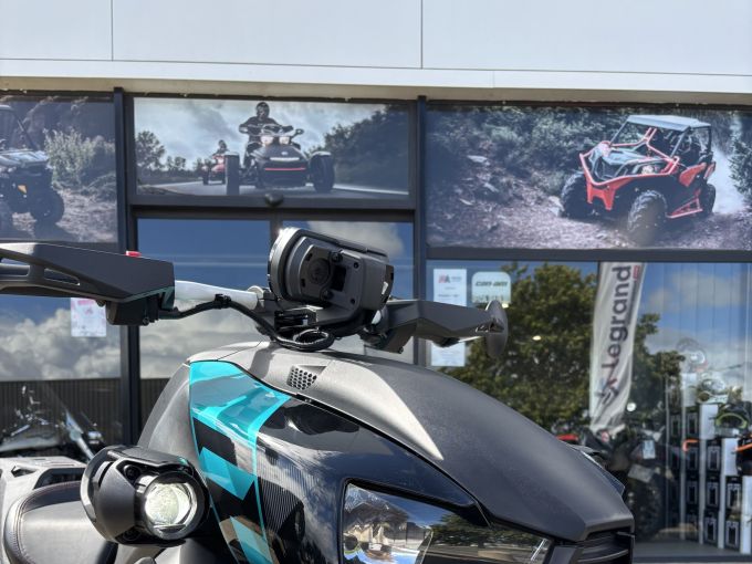 CAN-AM SPYDER 4