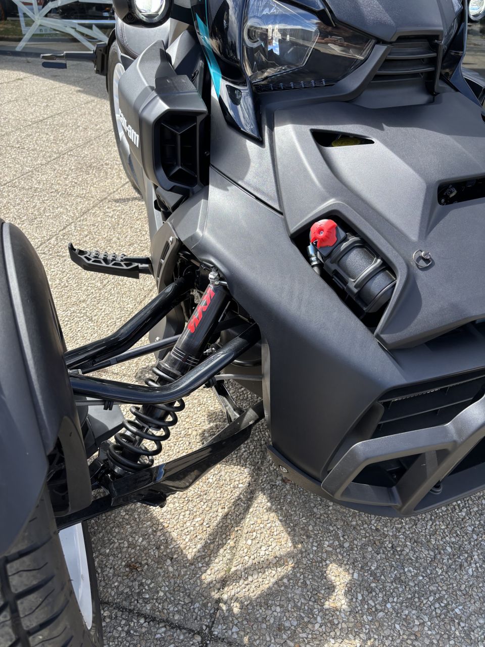 CAN-AM SPYDER 4