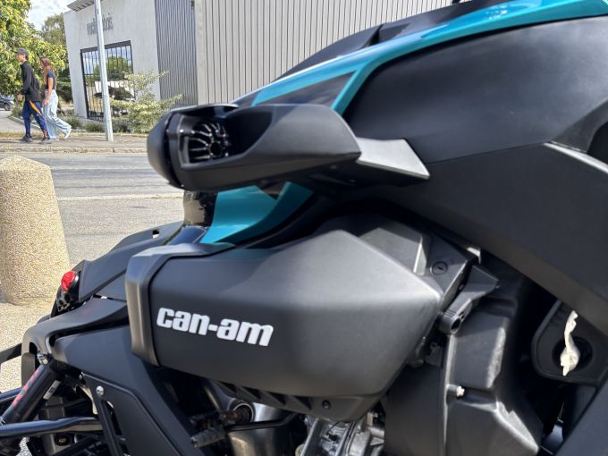CAN-AM SPYDER 4