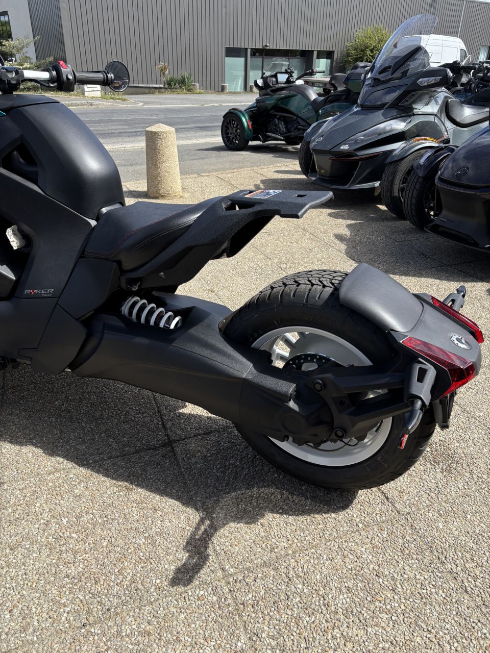 CAN-AM SPYDER 4