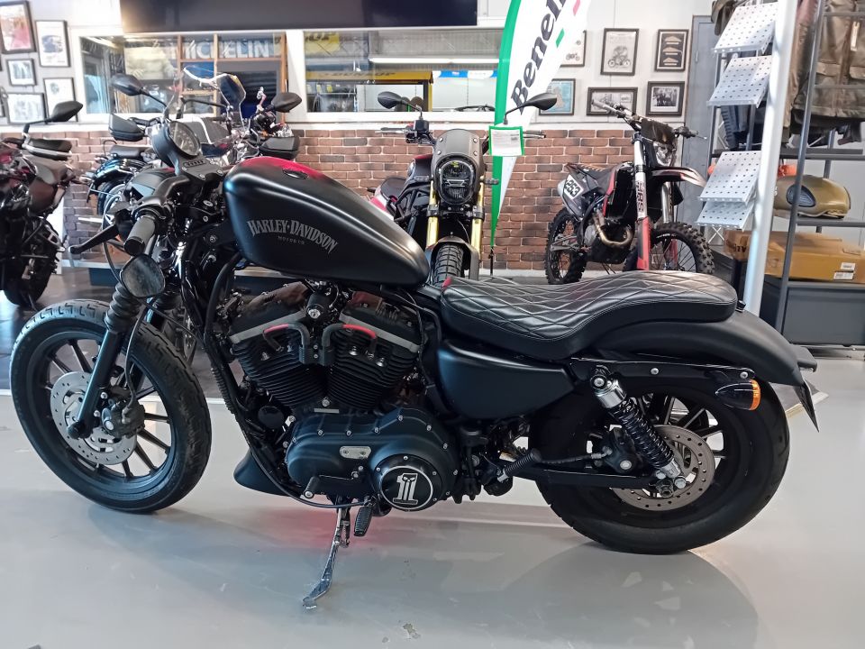 HARLEY-DAVIDSON SPORTSTER 883 4