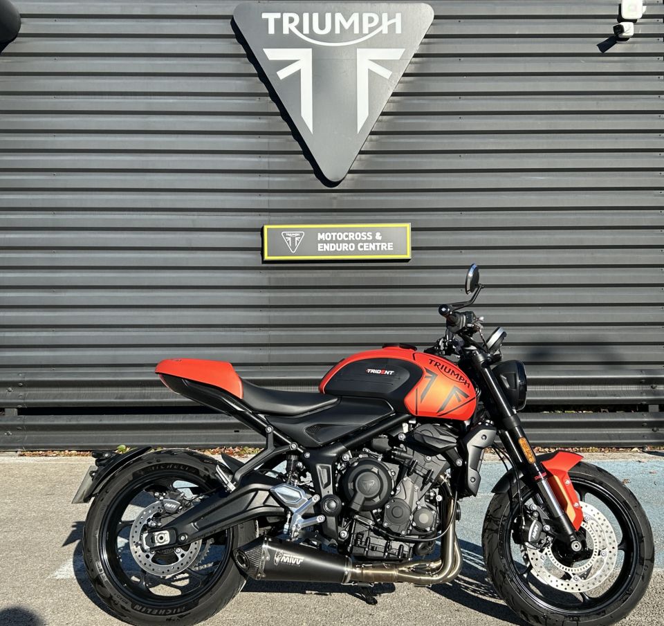 TRIUMPH TRIDENT 660 4