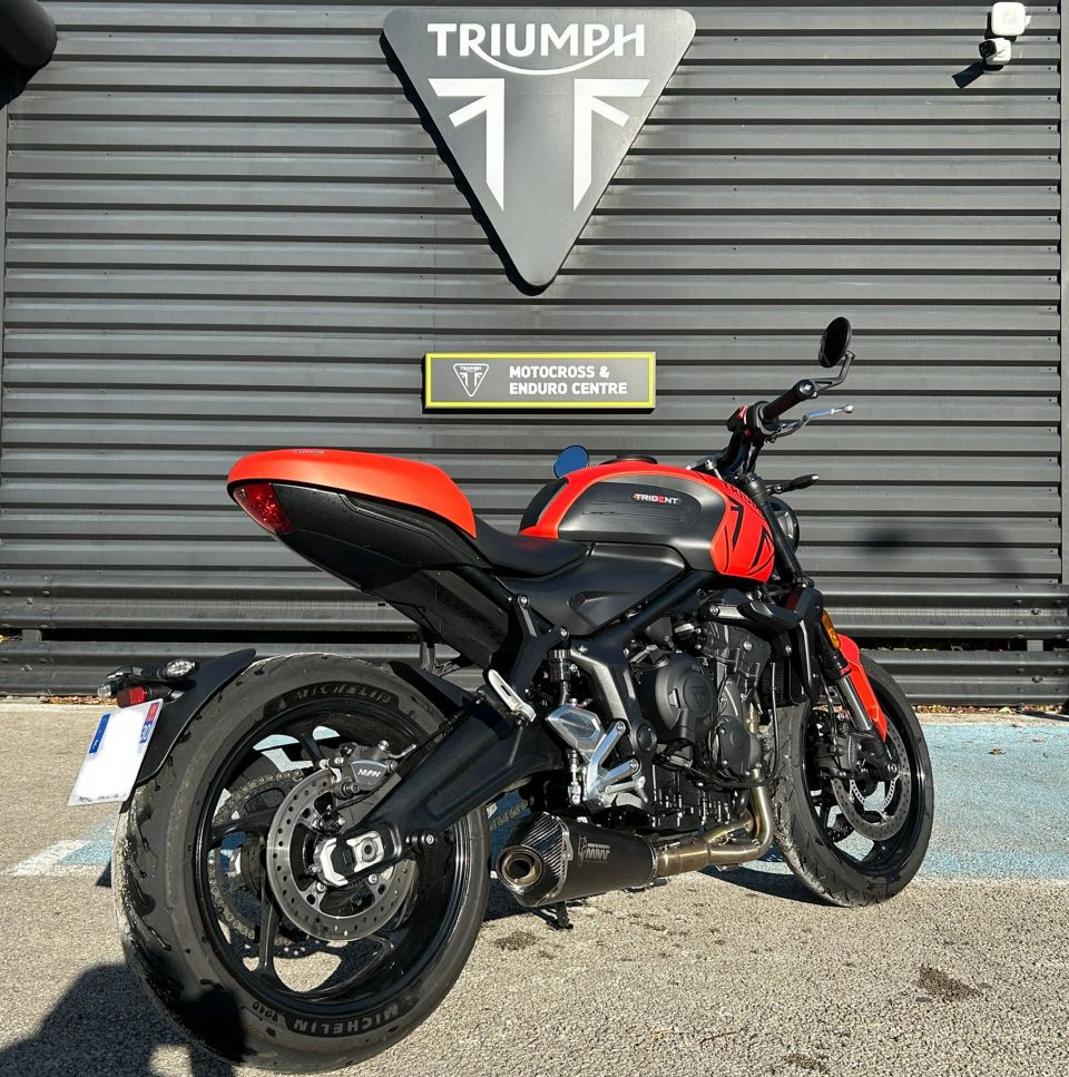 TRIUMPH TRIDENT 660 4