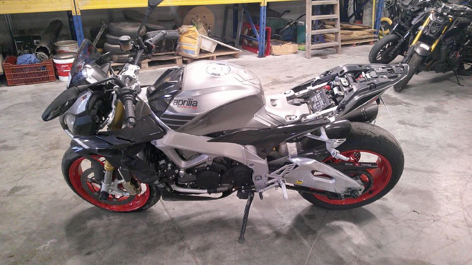 APRILIA TUONO 1100 V4 4