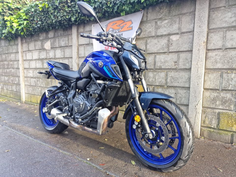 YAMAHA MT-07 (47.5CV) 4