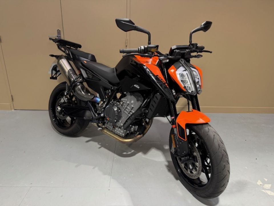 KTM 890 DUKE 4