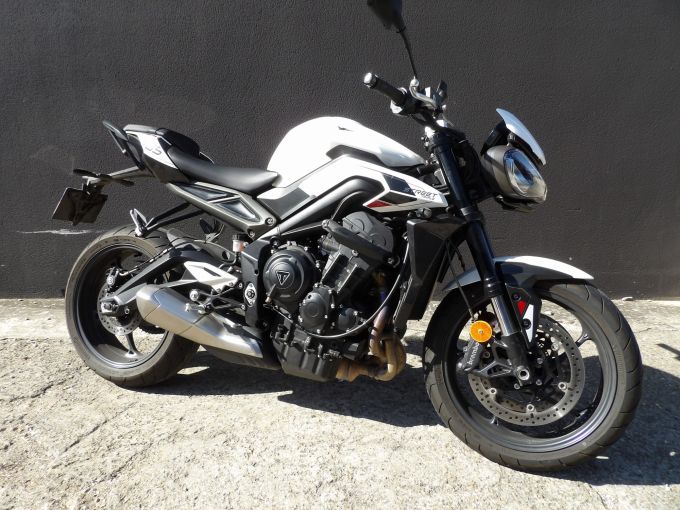 TRIUMPH STREET TRIPLE 765 R 4