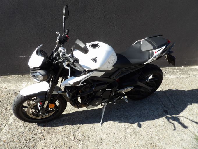 TRIUMPH STREET TRIPLE 765 R 4