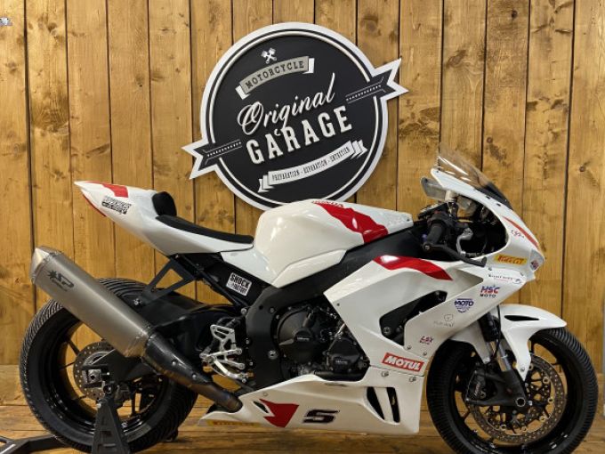 HONDA CBR 1000 FIREBLADE 4