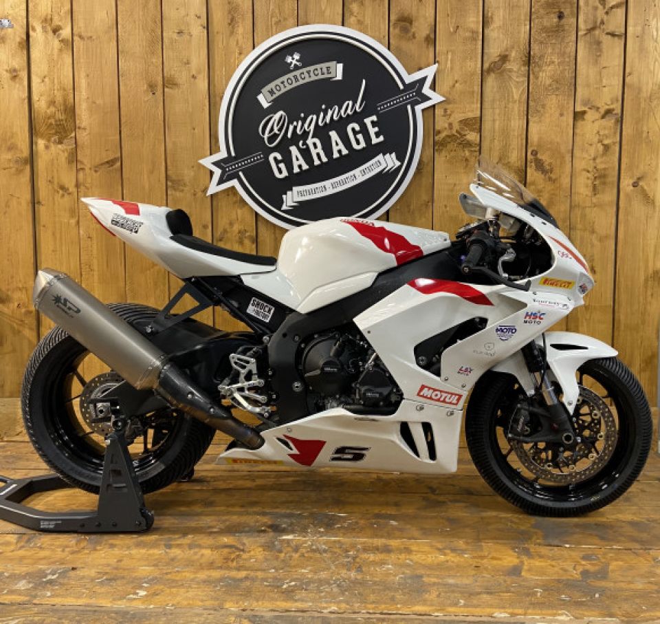 HONDA CBR 1000 FIREBLADE 4