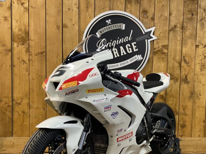HONDA CBR 1000 FIREBLADE 4