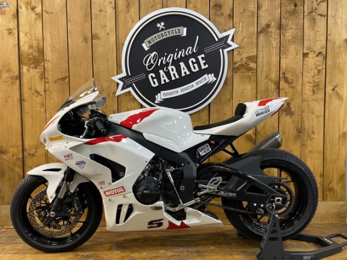 HONDA CBR 1000 FIREBLADE 4