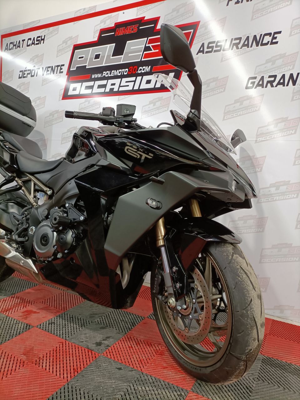 SUZUKI GSX-S 1000 GT 4