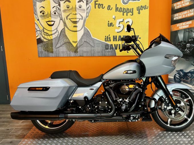 HARLEY-DAVIDSON TOURING ROAD GLIDE 1923 4