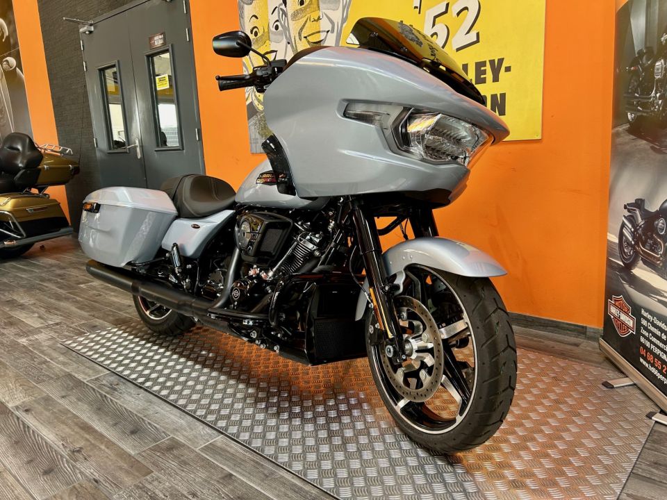 HARLEY-DAVIDSON TOURING ROAD GLIDE 1923 4