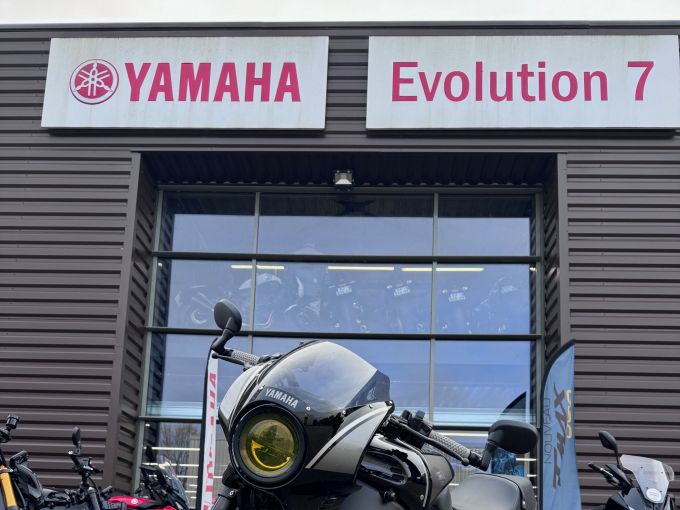 YAMAHA XSR 900 4