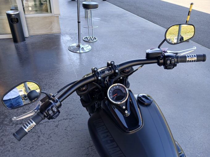 HARLEY-DAVIDSON SOFTAIL FAT BOB 1745 4