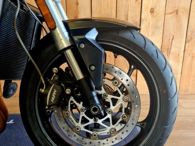 TRIUMPH STREET TRIPLE 765 S  4