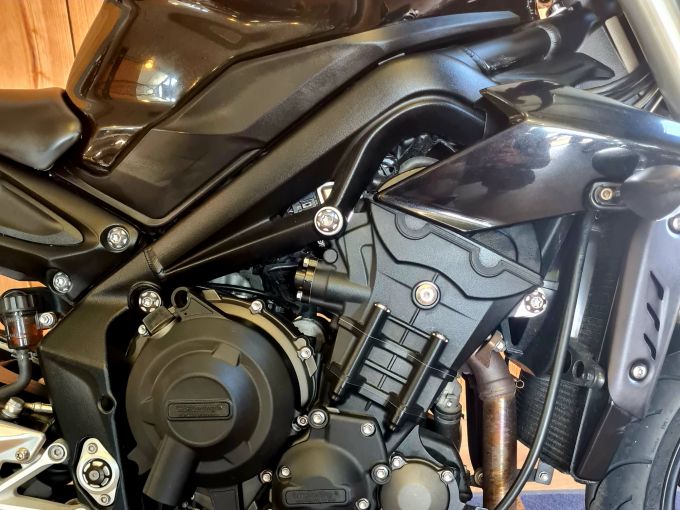 TRIUMPH STREET TRIPLE 765 S  4