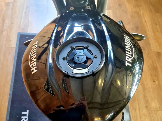 TRIUMPH STREET TRIPLE 765 S  4
