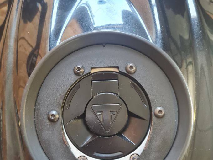 TRIUMPH STREET TRIPLE 765 S  4