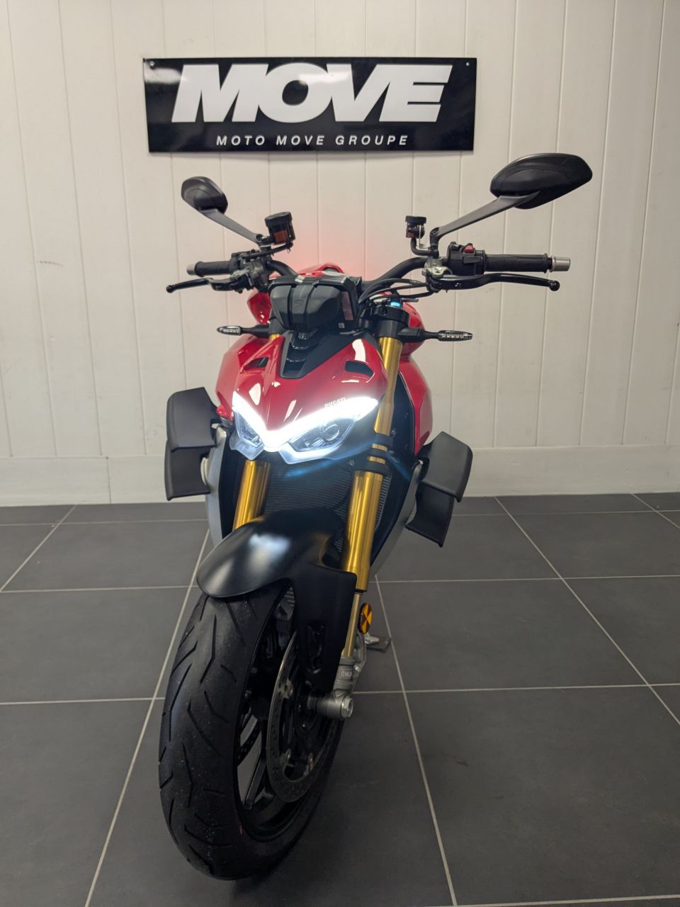 DUCATI STREETFIGHTER V4S 4