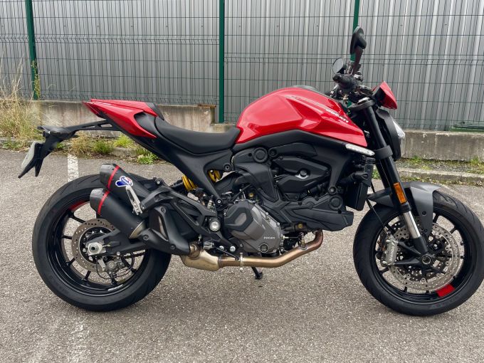 DUCATI MONSTER 821 4