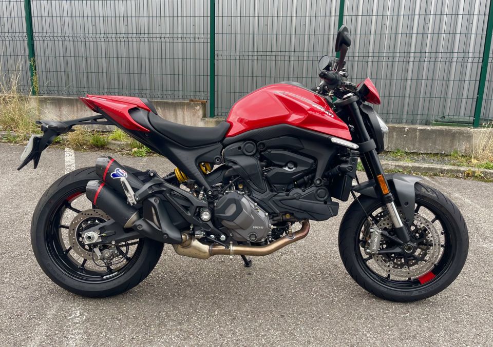 DUCATI MONSTER 821 4