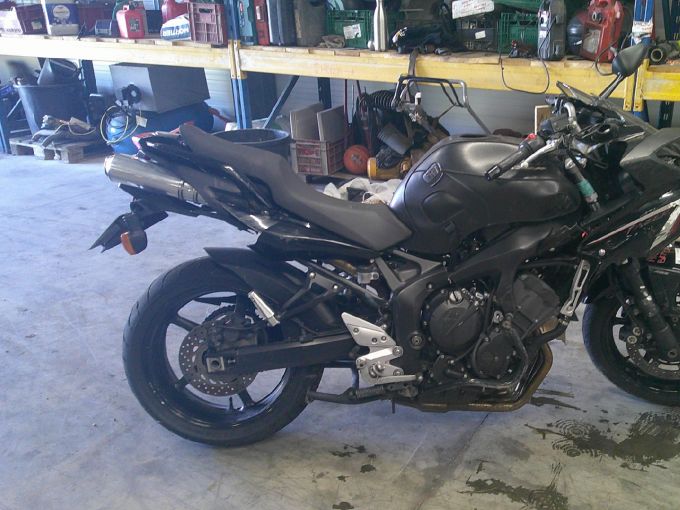 YAMAHA FZ6 (98CV) 4