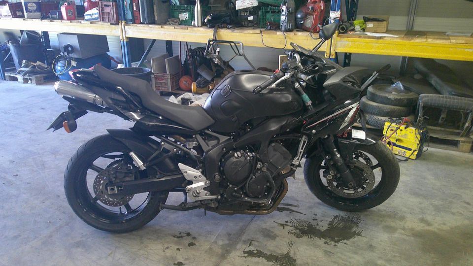 YAMAHA FZ6 (98CV) 4