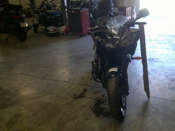 YAMAHA FZ6 (98CV) 4