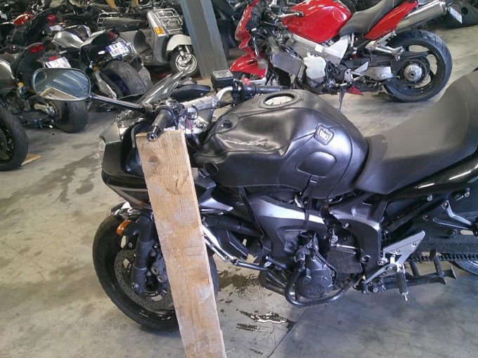 YAMAHA FZ6 (98CV) 4