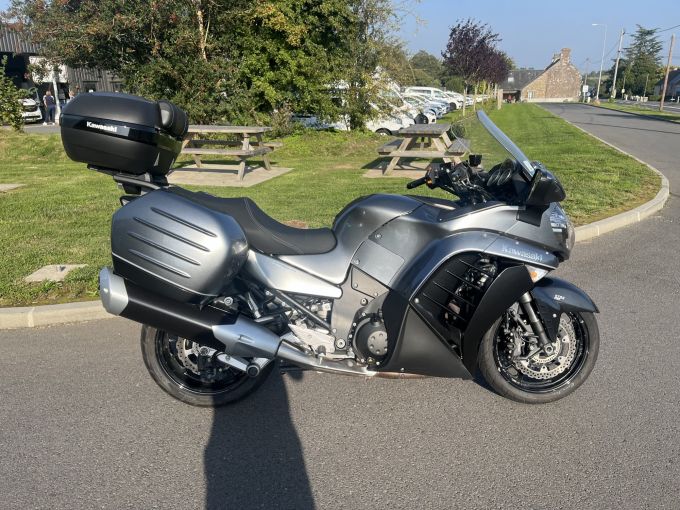 KAWASAKI GTR 1400 4