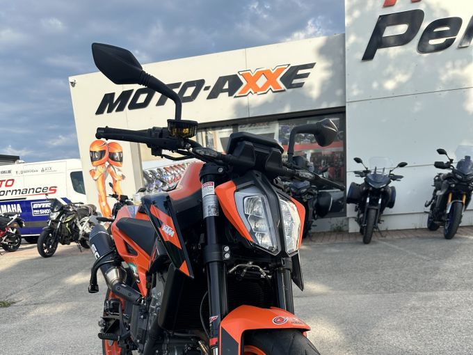 KTM 890 DUKE GP 4