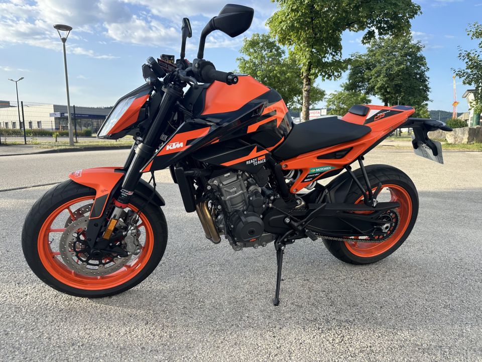 KTM 890 DUKE GP 4