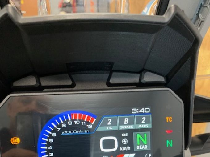 SUZUKI DL V-STROM 1050 4