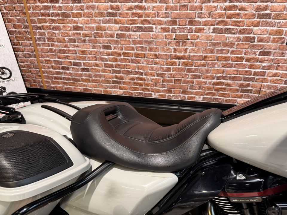 HARLEY-DAVIDSON TOURING ROAD GLIDE 1923 CVO 4