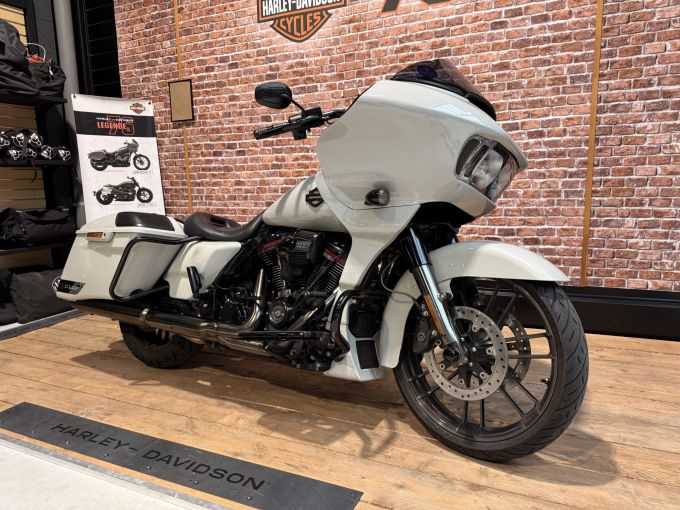HARLEY-DAVIDSON TOURING ROAD GLIDE 1923 CVO 4