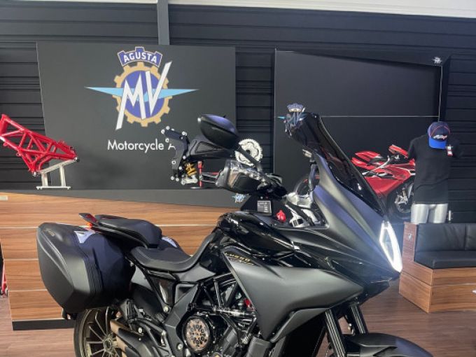 MV AGUSTA TURISMO VELOCE RUSSO 800 4