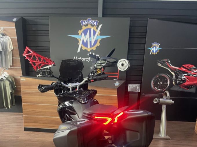 MV AGUSTA TURISMO VELOCE RUSSO 800 4