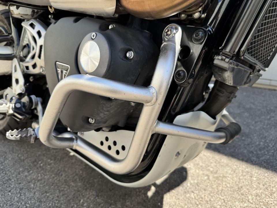 TRIUMPH SCRAMBLER 1200 XC 4
