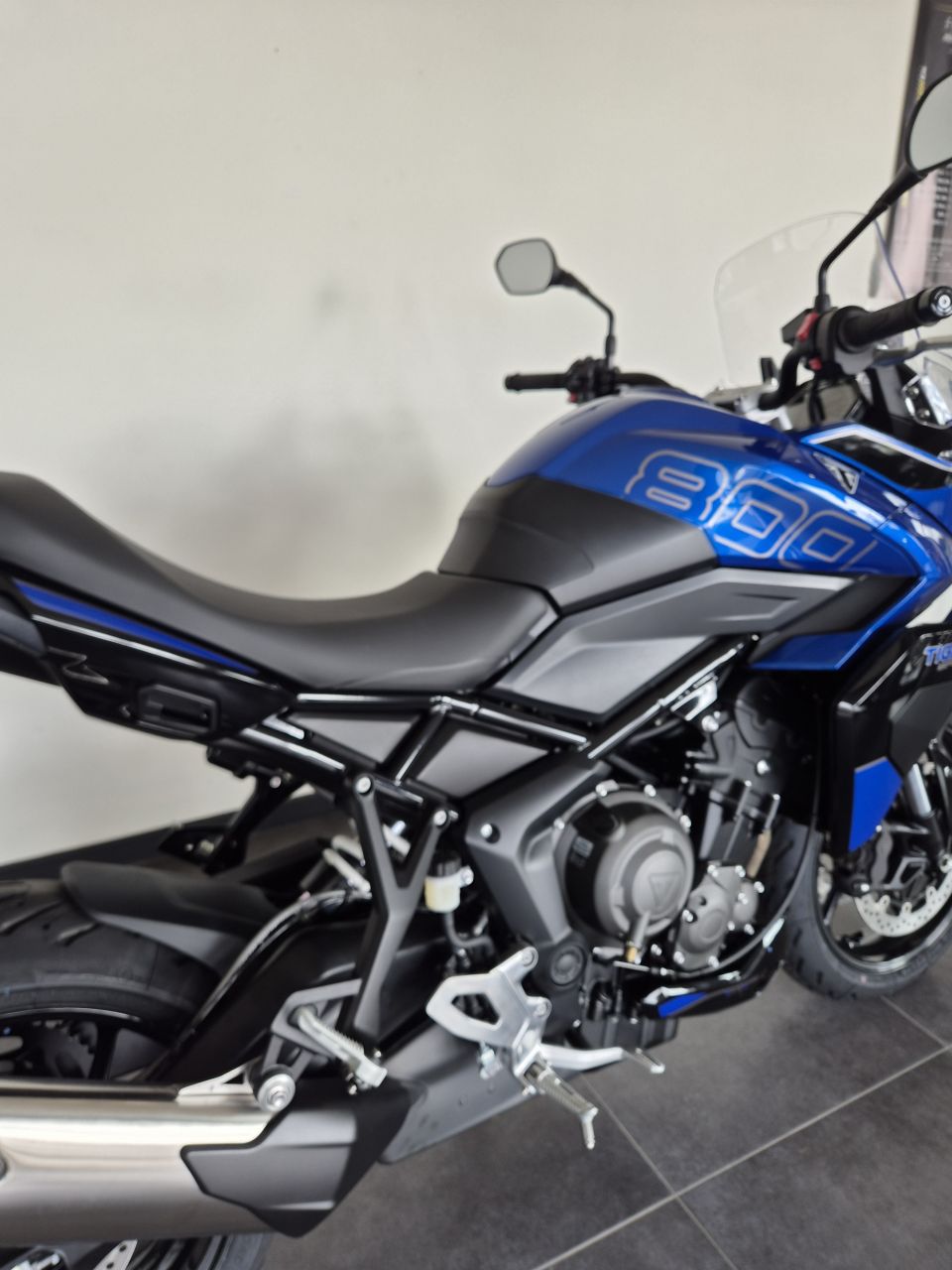 TRIUMPH TIGER 800 SPORT 4