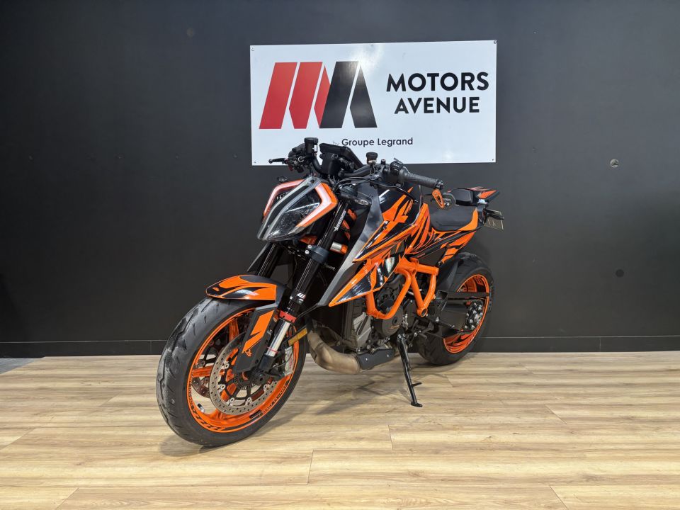 KTM 1290 SUPER DUKE R 4