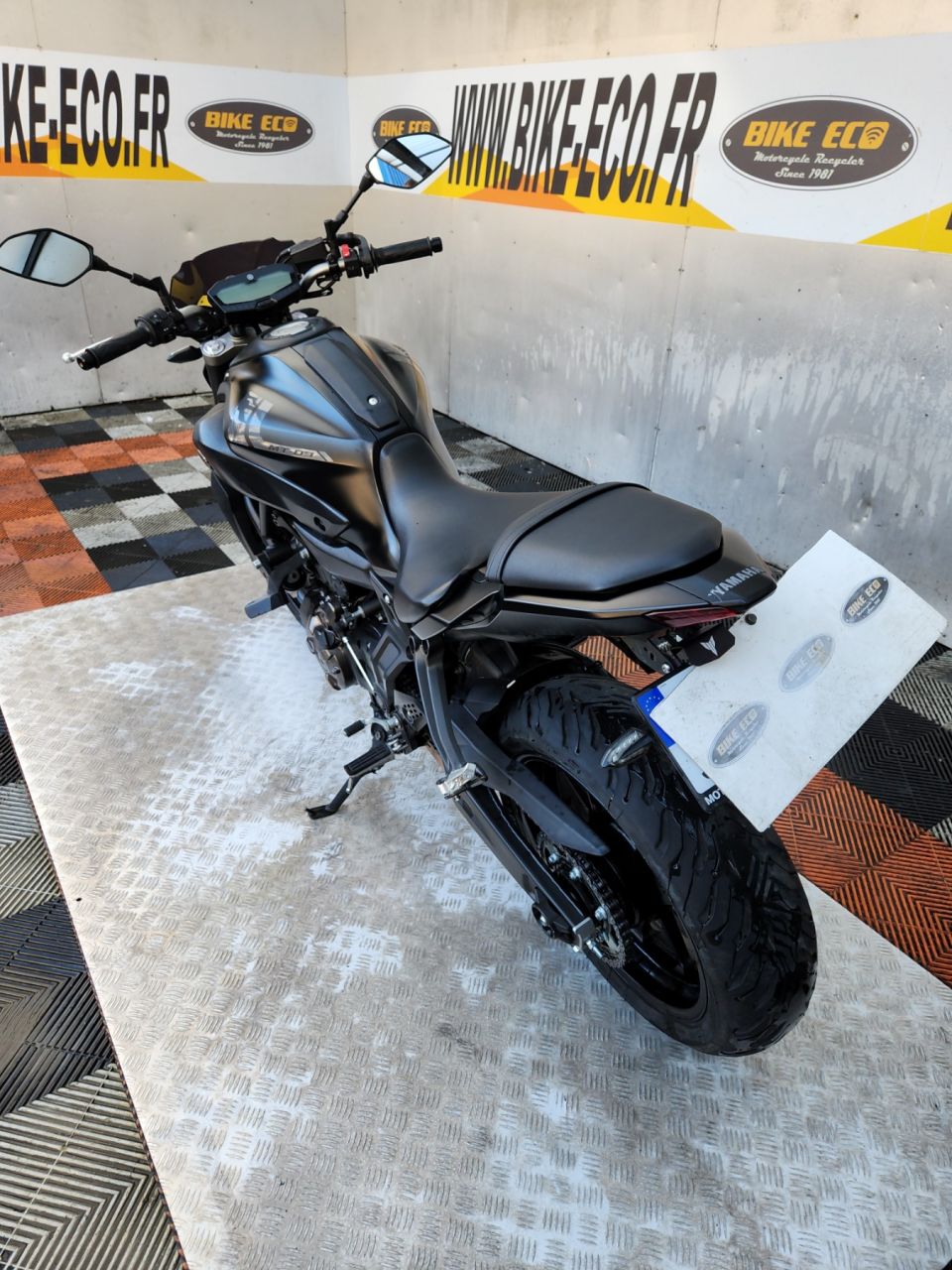 YAMAHA MT-07 4