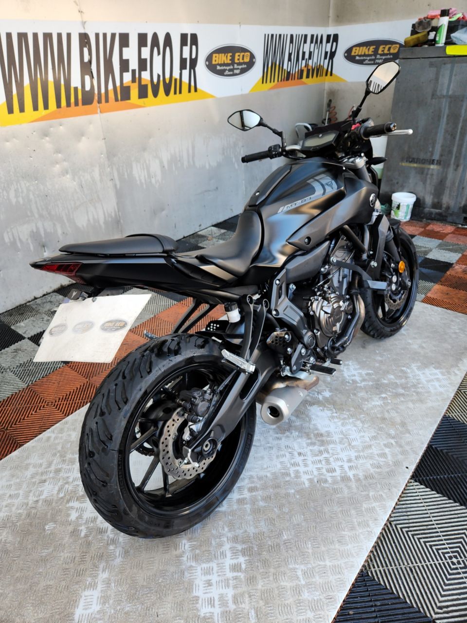 YAMAHA MT-07 4